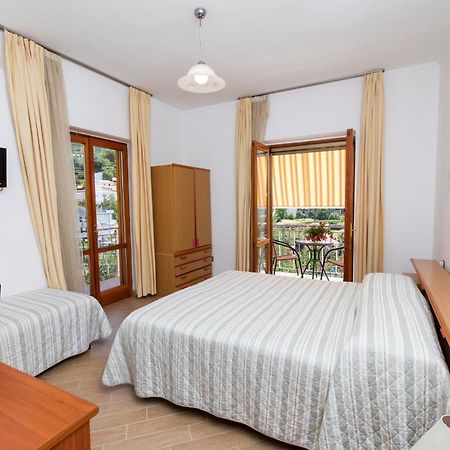 Sant'Anna Bed & Breakfast Аджерола Екстер'єр фото
