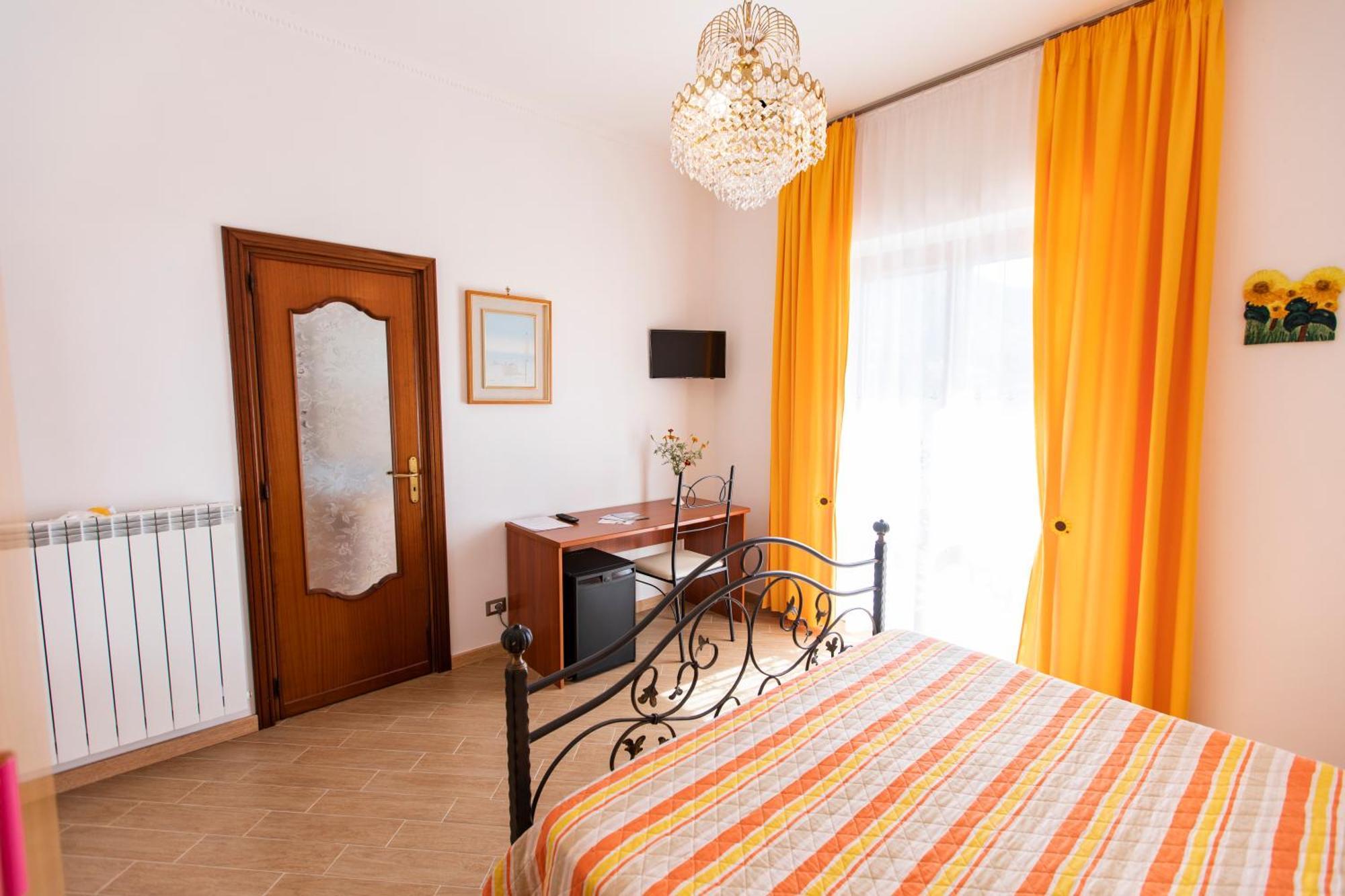Sant'Anna Bed & Breakfast Аджерола Екстер'єр фото