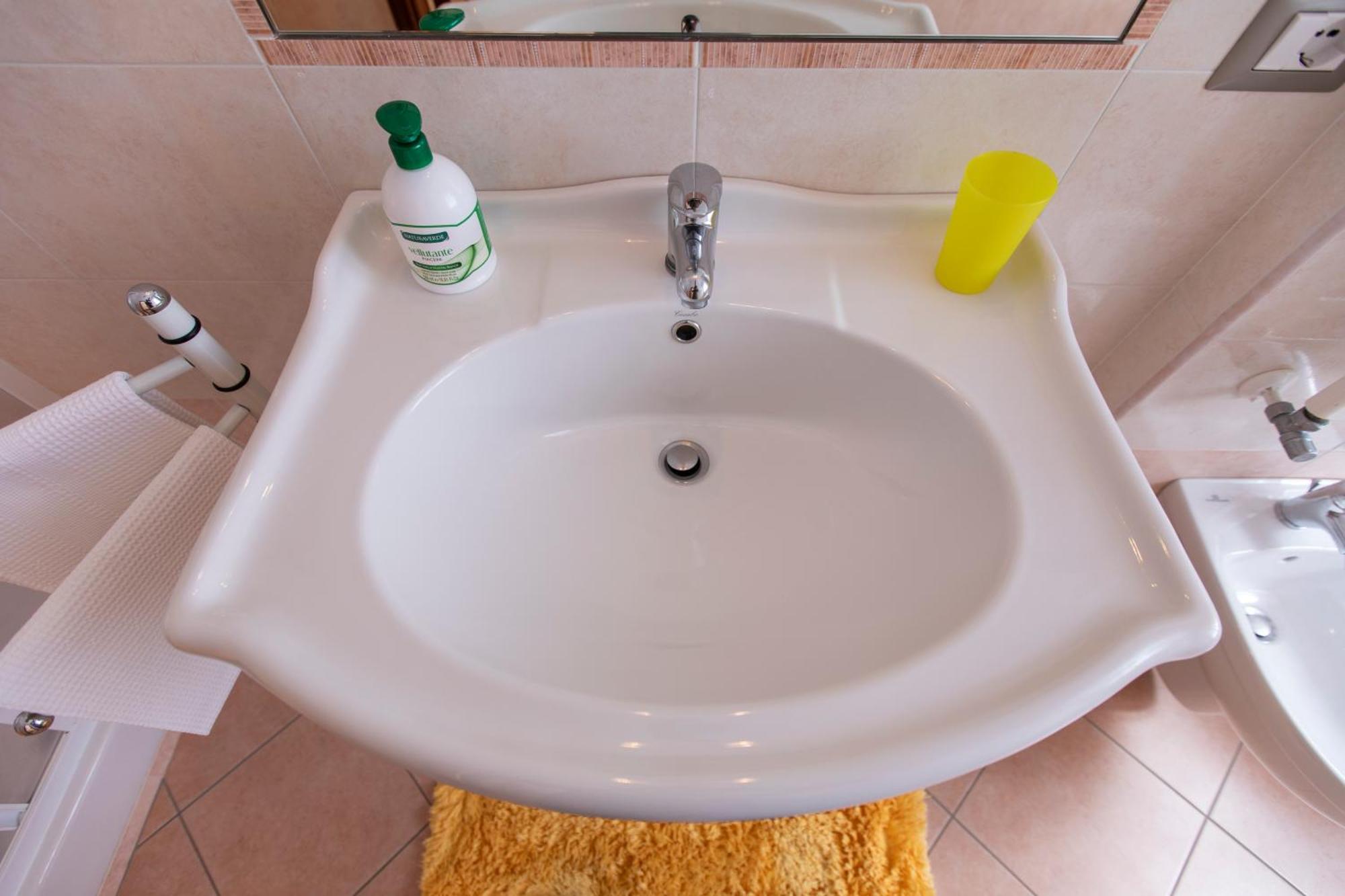 Sant'Anna Bed & Breakfast Аджерола Екстер'єр фото