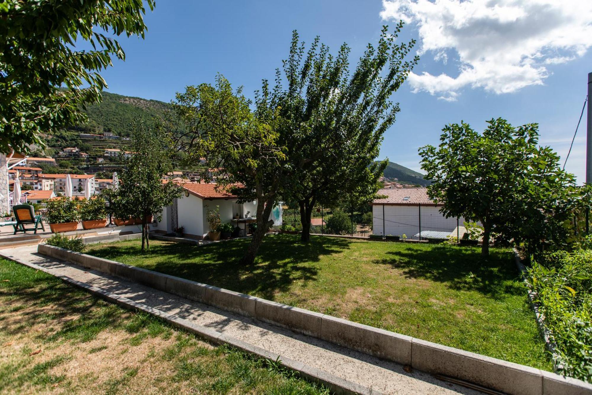 Sant'Anna Bed & Breakfast Аджерола Екстер'єр фото