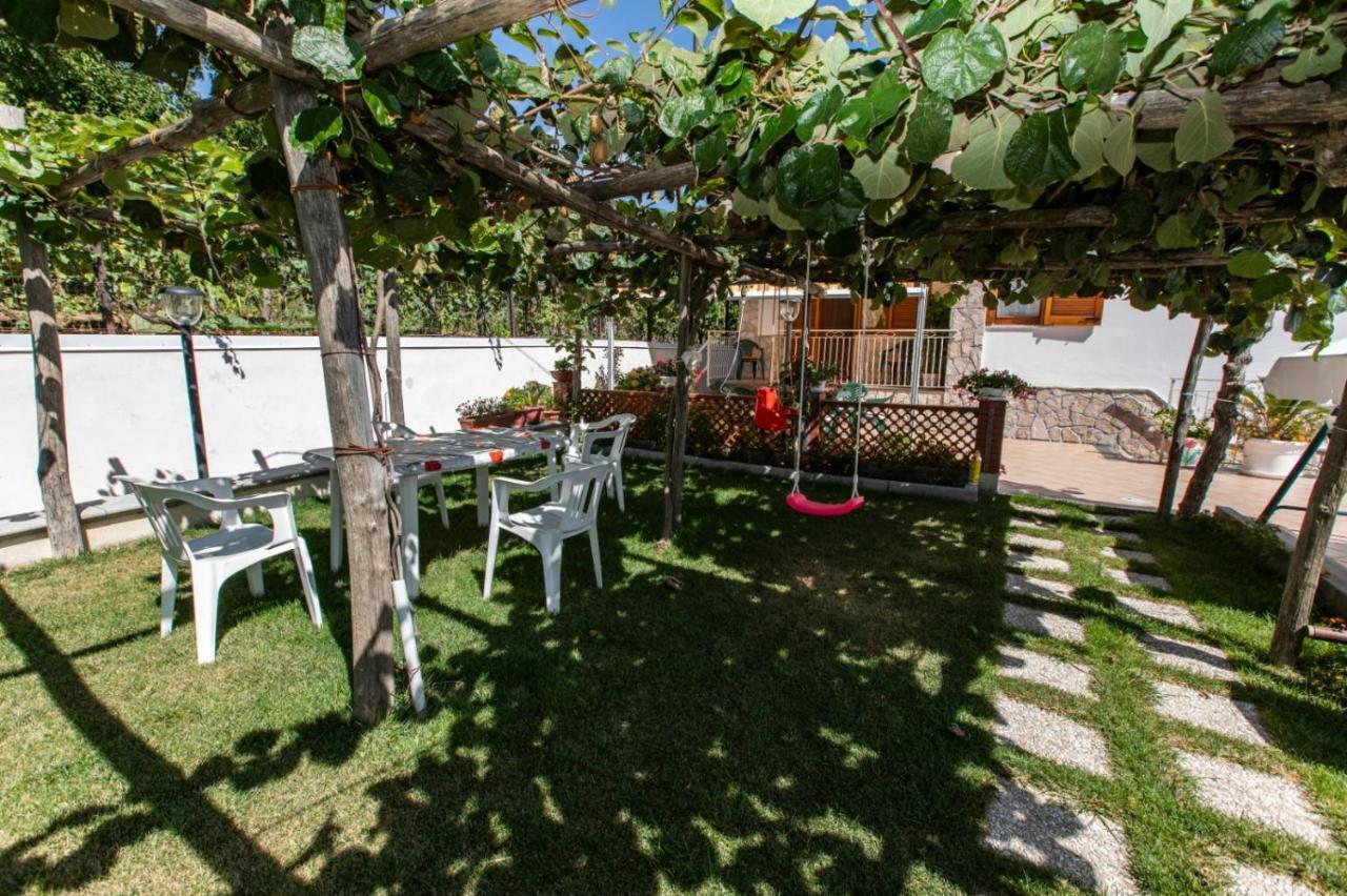 Sant'Anna Bed & Breakfast Аджерола Екстер'єр фото